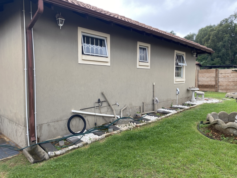 2 Bedroom Property for Sale in Cloverdene Gauteng