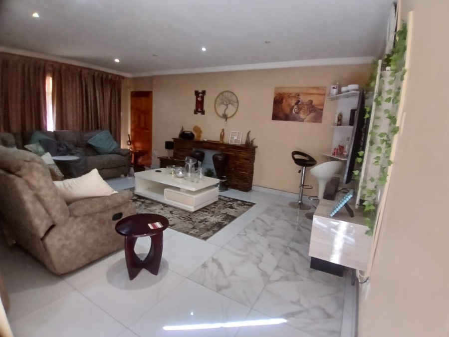 2 Bedroom Property for Sale in Wychwood Gauteng