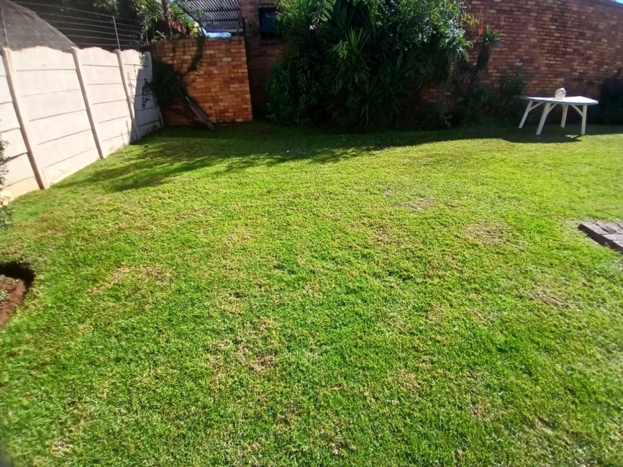 2 Bedroom Property for Sale in Wychwood Gauteng