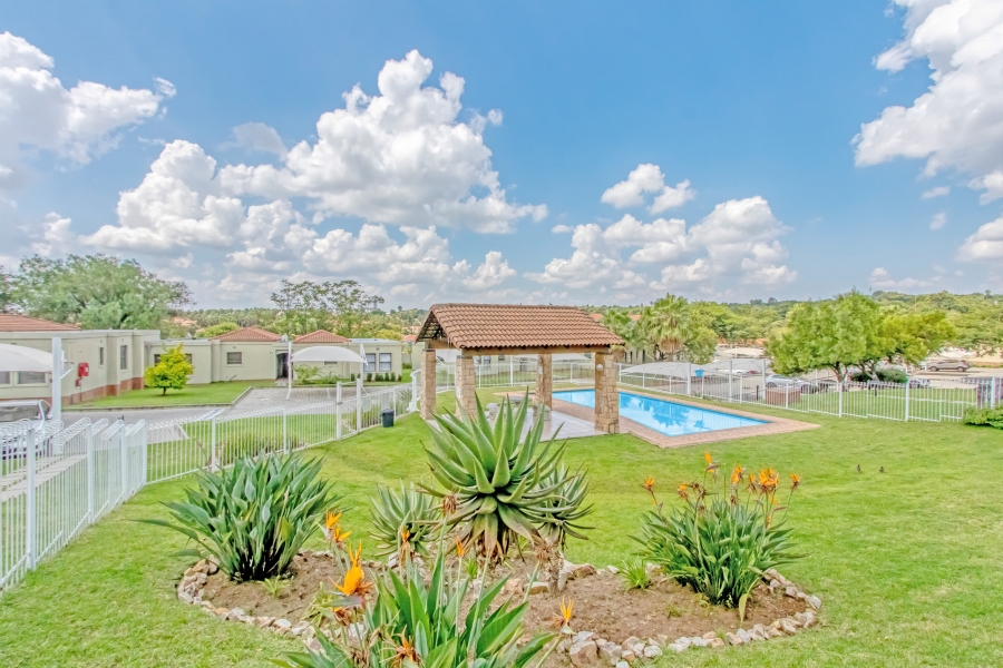1 Bedroom Property for Sale in Broadacres Gauteng