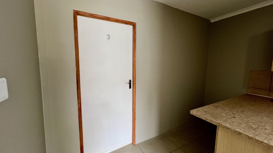 To Let 3 Bedroom Property for Rent in Noordhang Gauteng