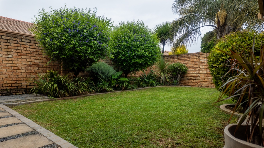 2 Bedroom Property for Sale in Amberfield Ridge Gauteng