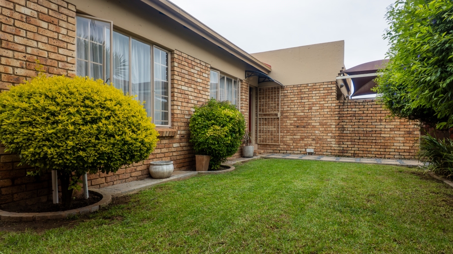 2 Bedroom Property for Sale in Amberfield Ridge Gauteng