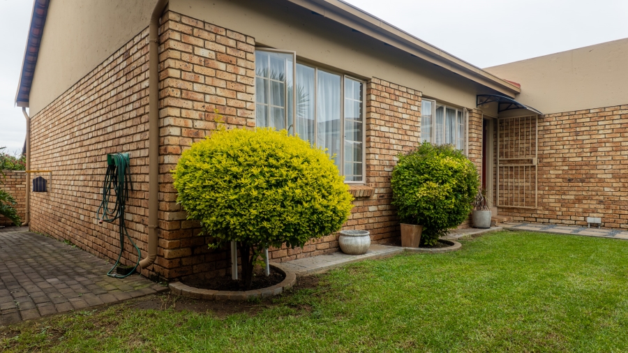 2 Bedroom Property for Sale in Amberfield Ridge Gauteng