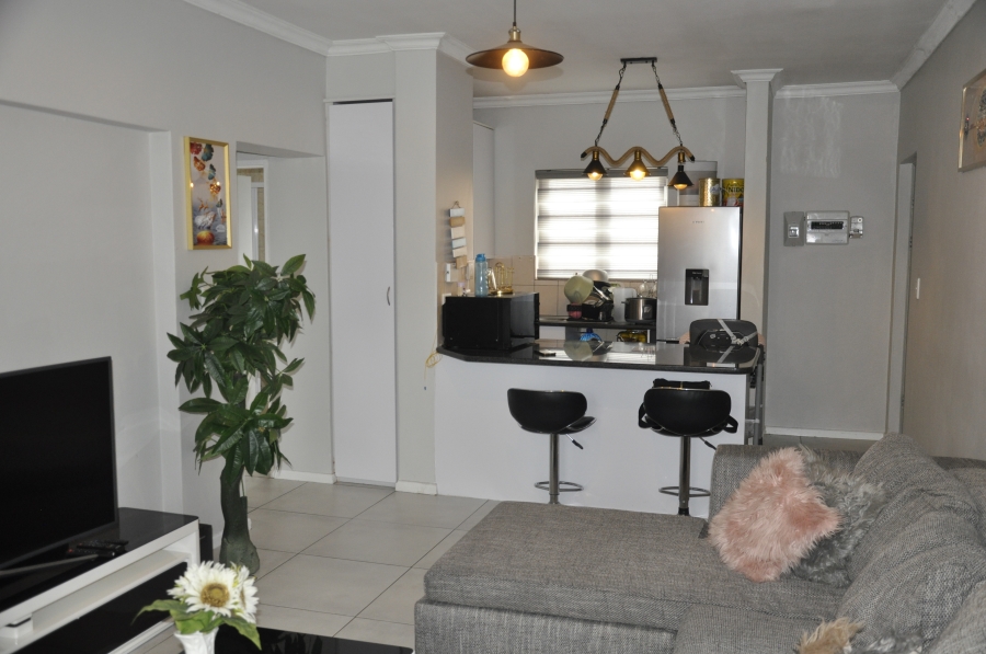 2 Bedroom Property for Sale in Erand Gardens Gauteng