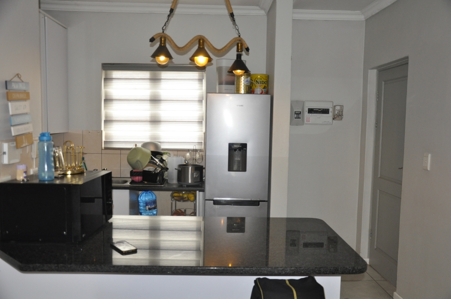 2 Bedroom Property for Sale in Erand Gardens Gauteng