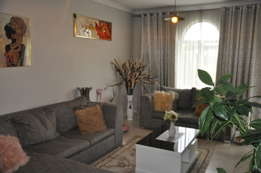 2 Bedroom Property for Sale in Erand Gardens Gauteng