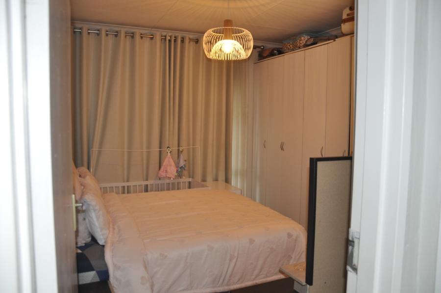 2 Bedroom Property for Sale in Erand Gardens Gauteng