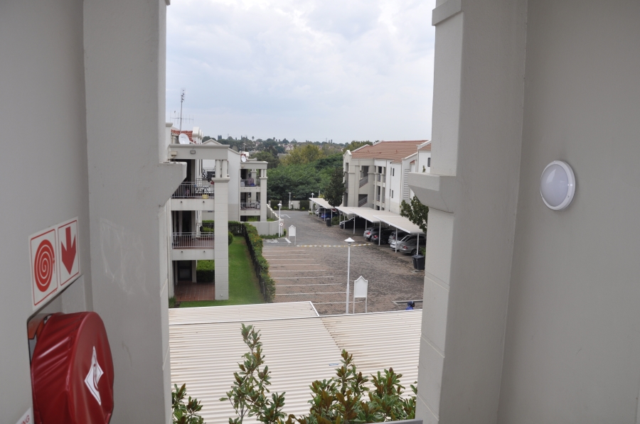2 Bedroom Property for Sale in Erand Gardens Gauteng