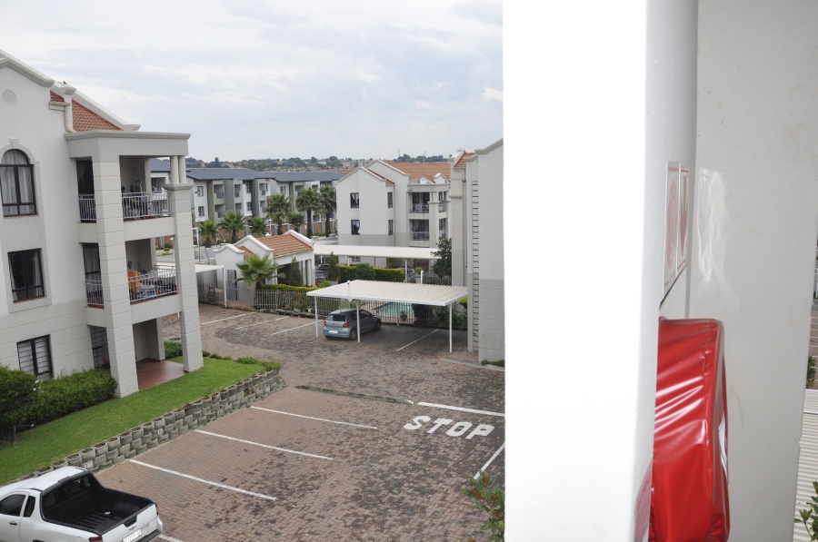 2 Bedroom Property for Sale in Erand Gardens Gauteng