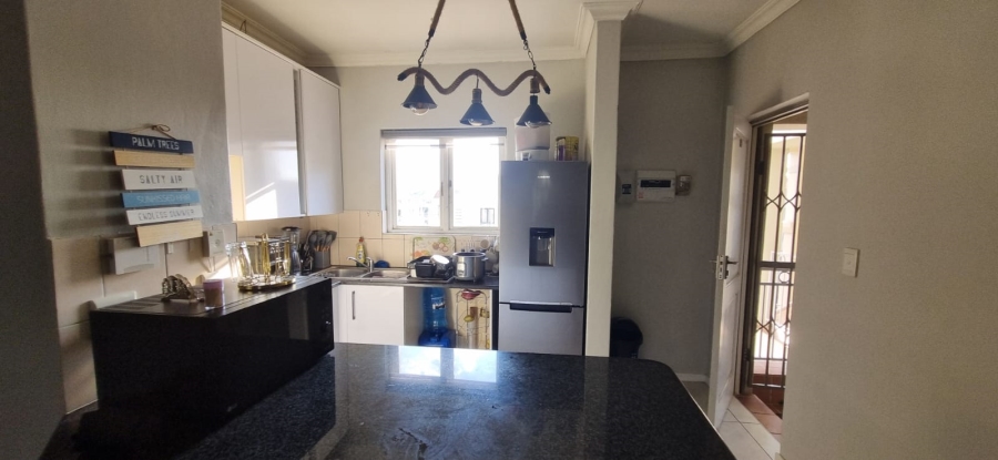 2 Bedroom Property for Sale in Erand Gardens Gauteng