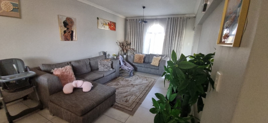 2 Bedroom Property for Sale in Erand Gardens Gauteng