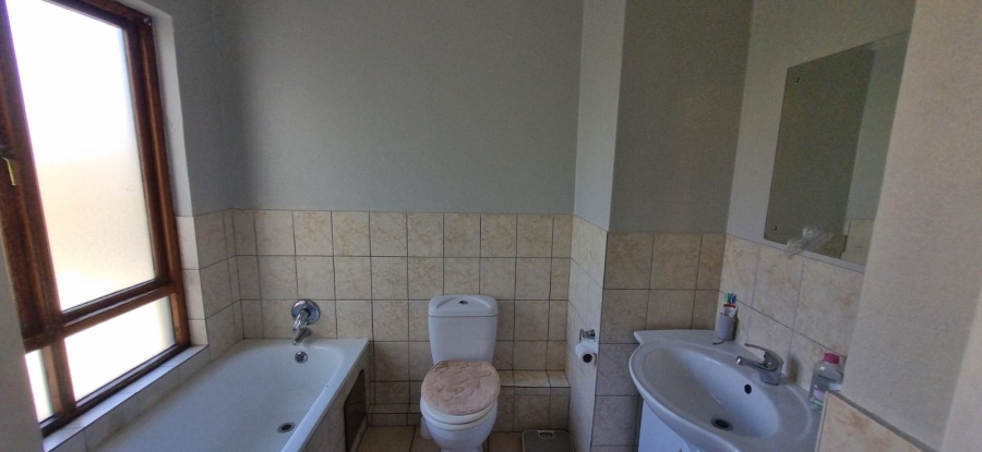 2 Bedroom Property for Sale in Erand Gardens Gauteng
