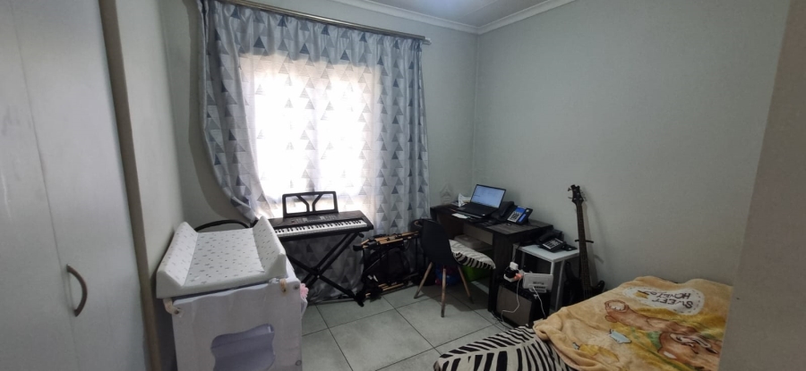 2 Bedroom Property for Sale in Erand Gardens Gauteng