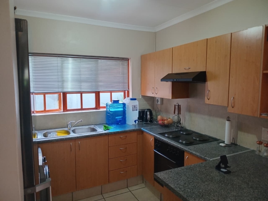To Let 2 Bedroom Property for Rent in Blue Hills Gauteng