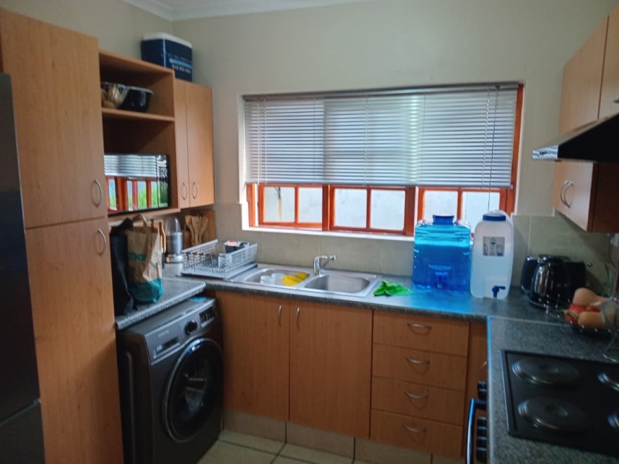 To Let 2 Bedroom Property for Rent in Blue Hills Gauteng