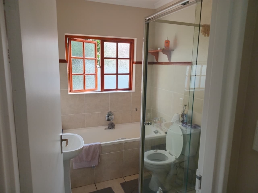 To Let 2 Bedroom Property for Rent in Blue Hills Gauteng