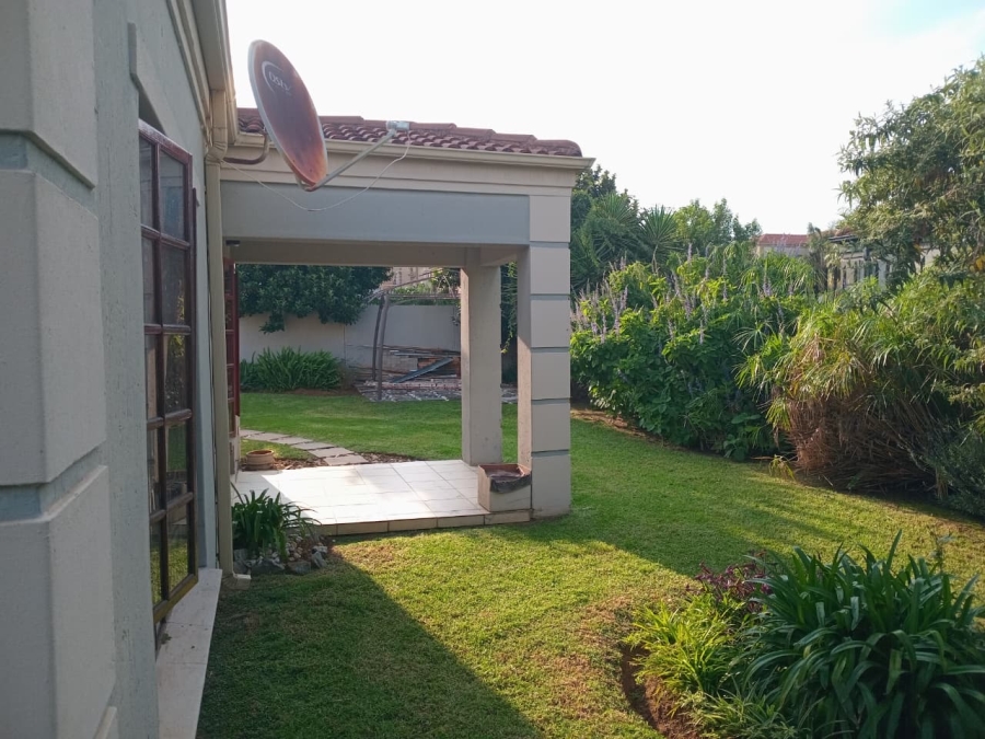 To Let 2 Bedroom Property for Rent in Blue Hills Gauteng