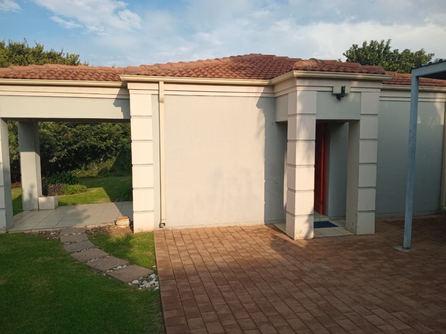 To Let 2 Bedroom Property for Rent in Blue Hills Gauteng