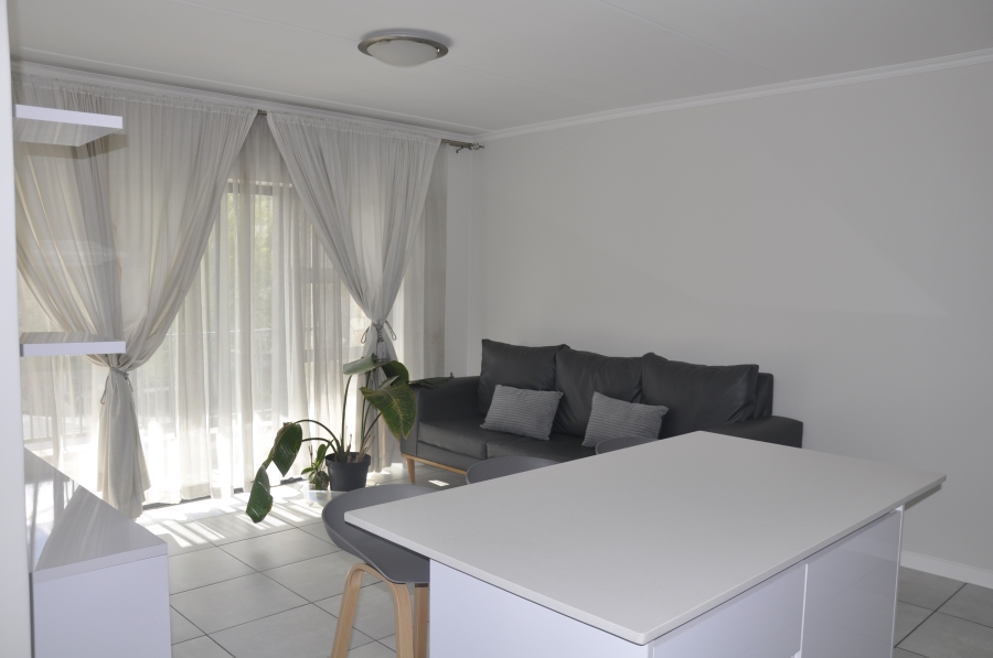 To Let 2 Bedroom Property for Rent in Crowthorne AH Gauteng