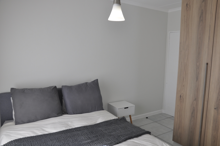 To Let 2 Bedroom Property for Rent in Crowthorne AH Gauteng
