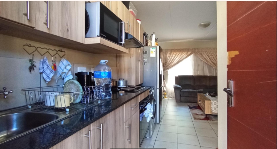 2 Bedroom Property for Sale in Lotus Gardens Gauteng