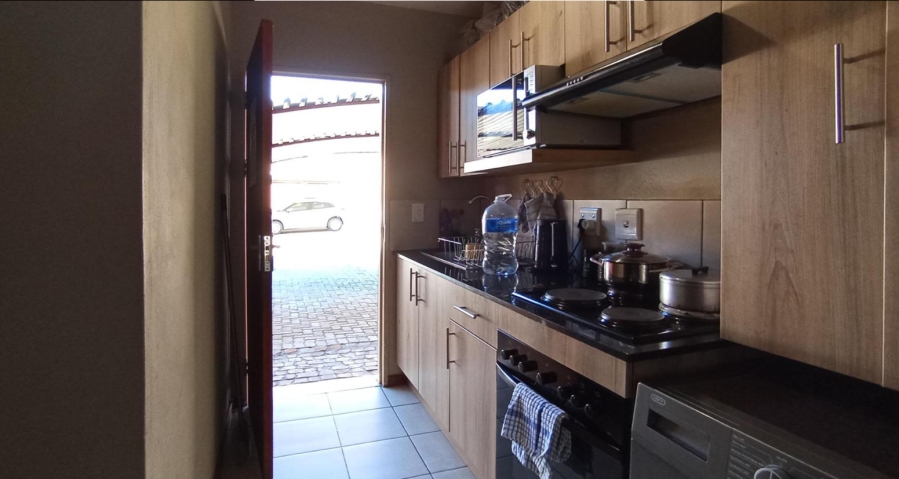 2 Bedroom Property for Sale in Lotus Gardens Gauteng