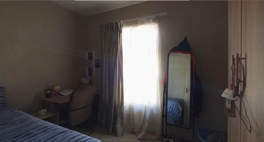 2 Bedroom Property for Sale in Lotus Gardens Gauteng