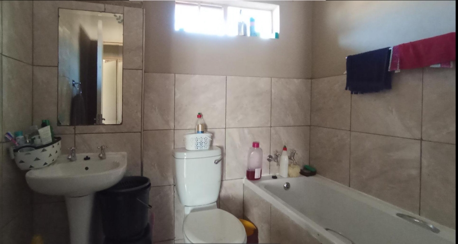 2 Bedroom Property for Sale in Lotus Gardens Gauteng