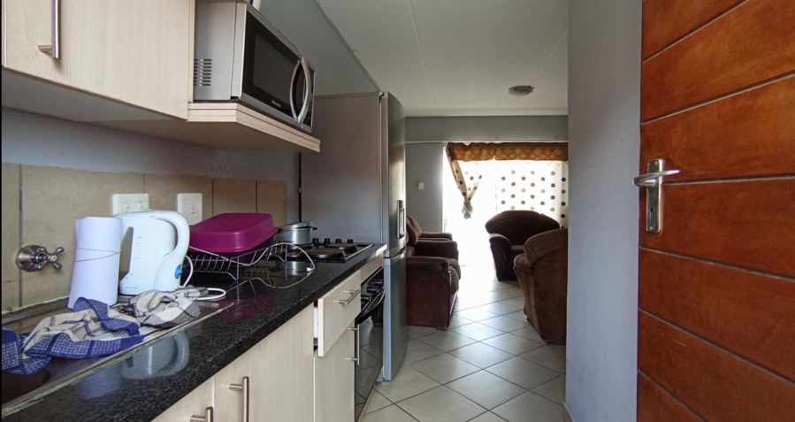 2 Bedroom Property for Sale in Lotus Gardens Gauteng