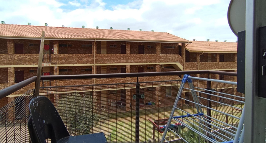2 Bedroom Property for Sale in Lotus Gardens Gauteng