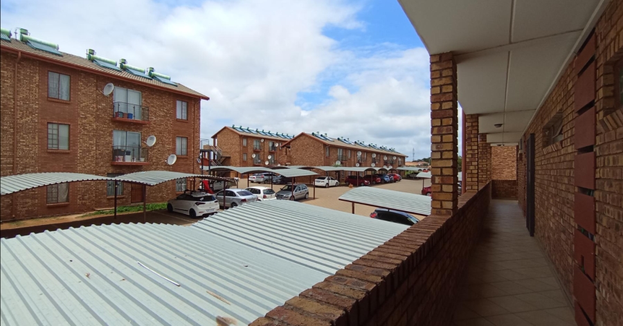 2 Bedroom Property for Sale in Lotus Gardens Gauteng