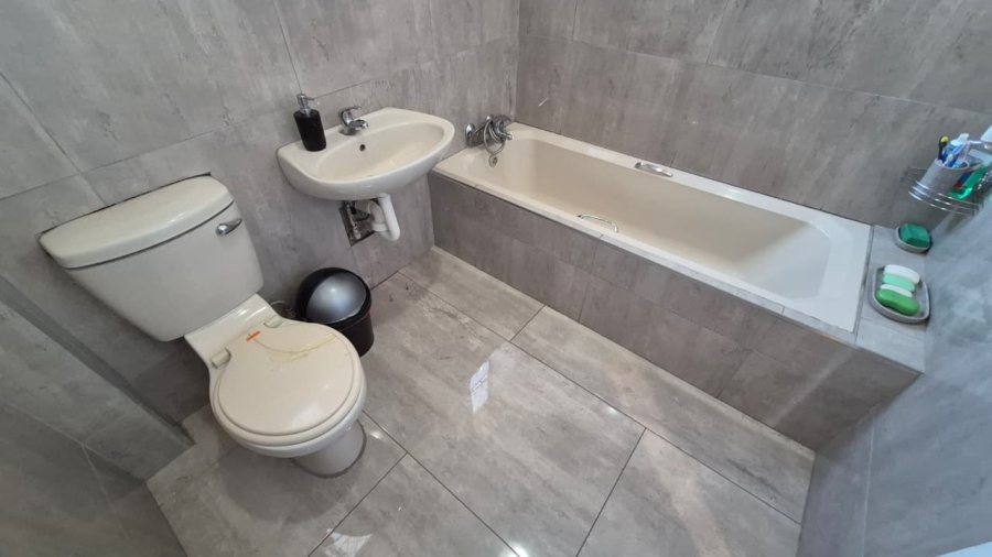 2 Bedroom Property for Sale in Symhurst Gauteng