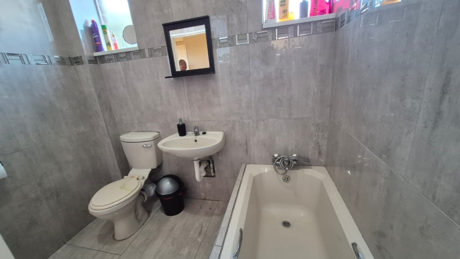 2 Bedroom Property for Sale in Symhurst Gauteng