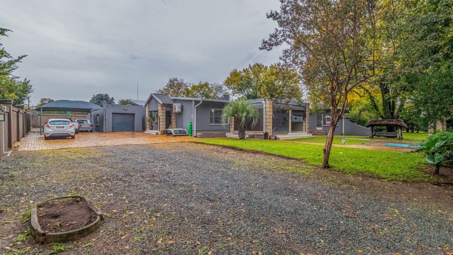 4 Bedroom Property for Sale in Winford Gauteng