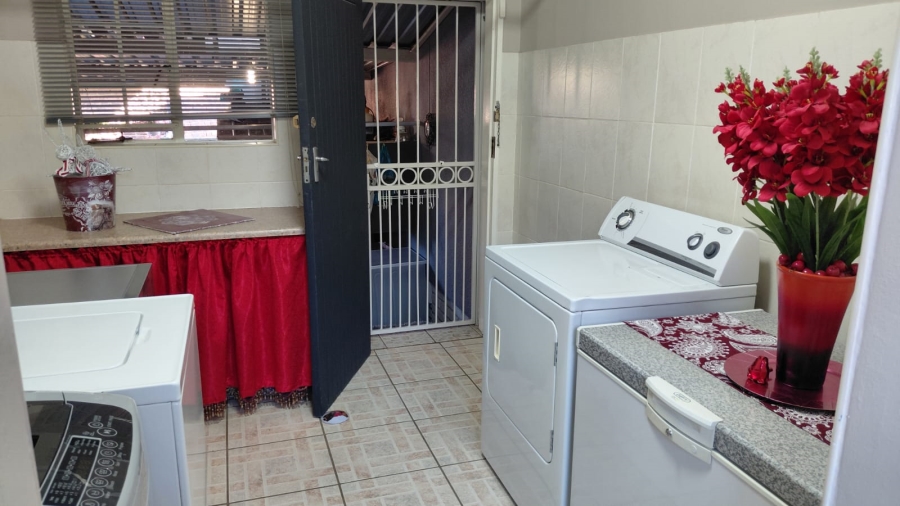 3 Bedroom Property for Sale in Greenhills Gauteng