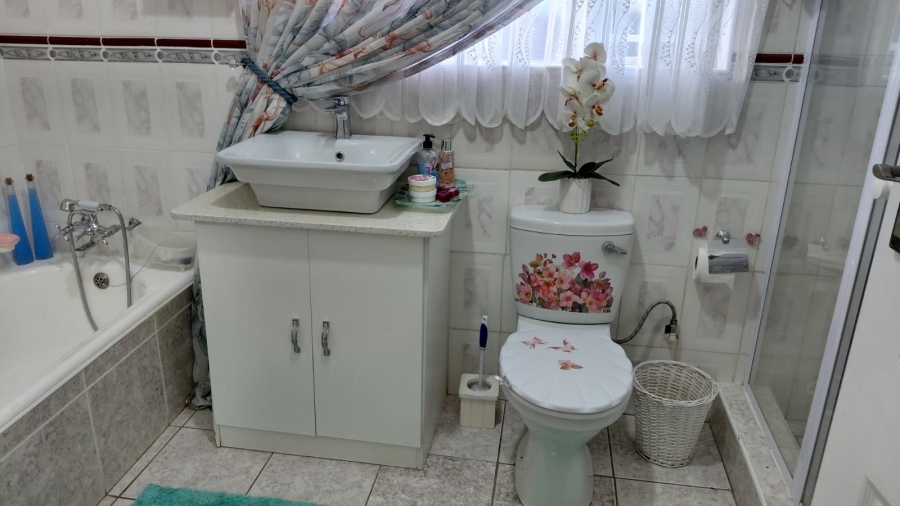 3 Bedroom Property for Sale in Greenhills Gauteng