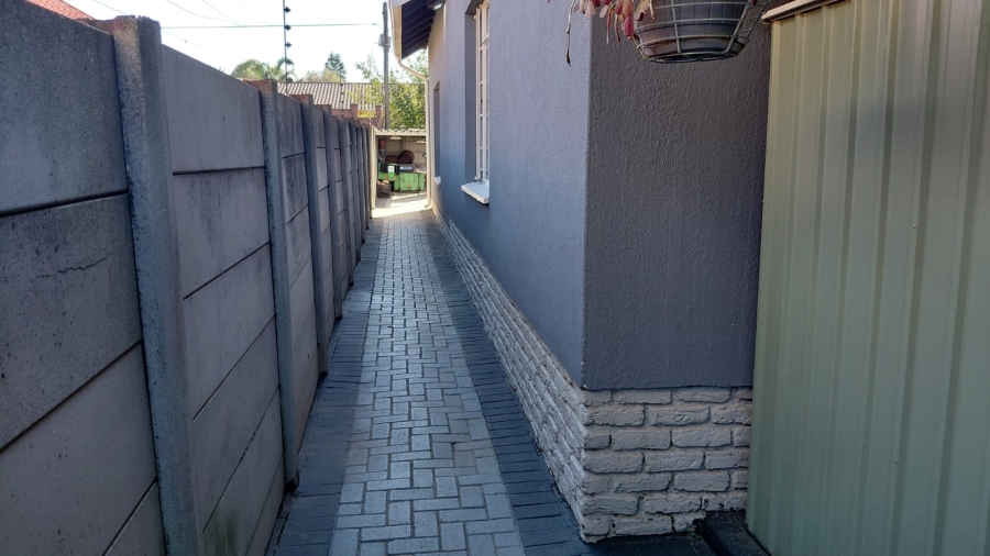 3 Bedroom Property for Sale in Greenhills Gauteng