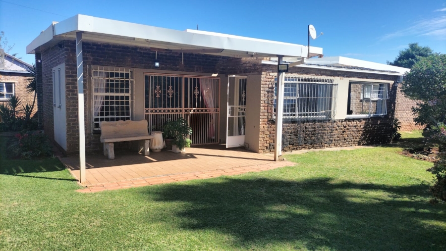 4 Bedroom Property for Sale in Greenhills Gauteng