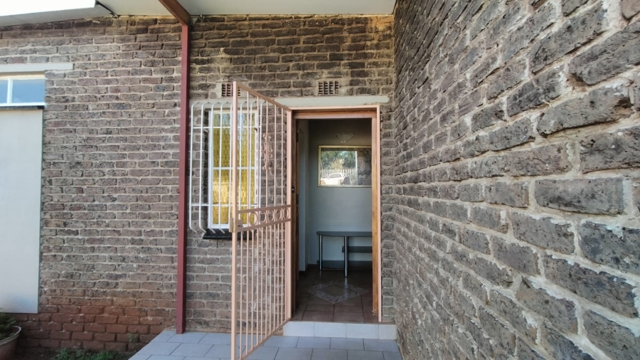 4 Bedroom Property for Sale in Greenhills Gauteng