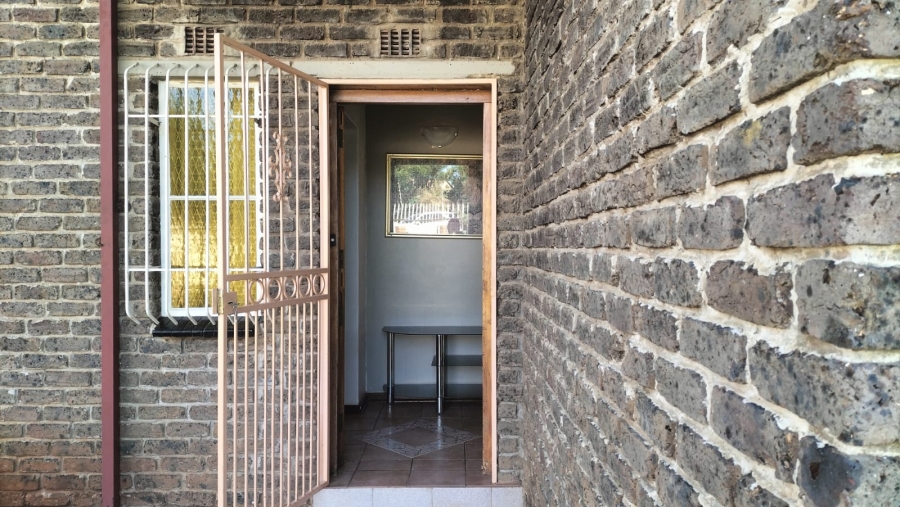 4 Bedroom Property for Sale in Greenhills Gauteng