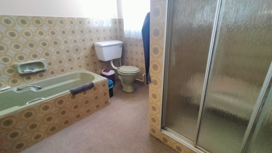 4 Bedroom Property for Sale in Greenhills Gauteng