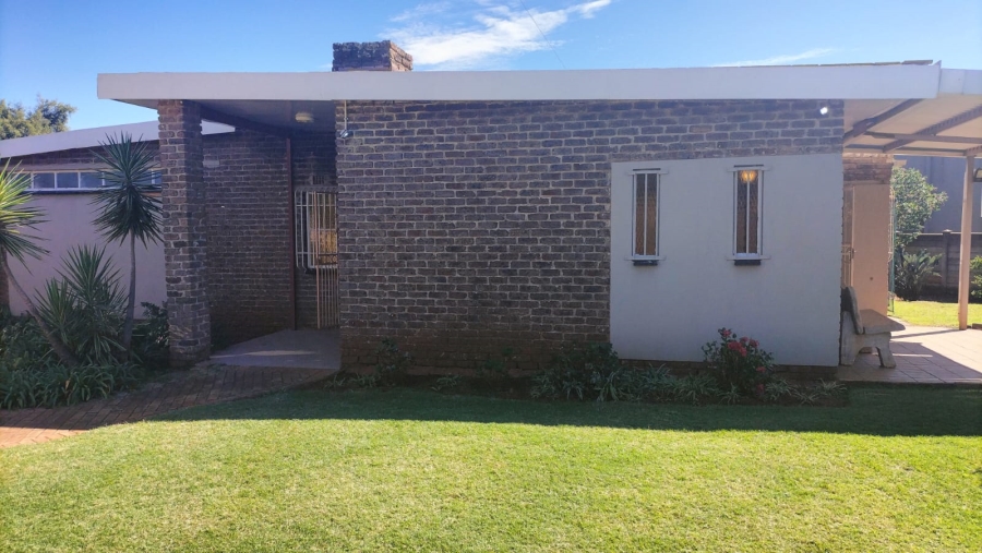 4 Bedroom Property for Sale in Greenhills Gauteng