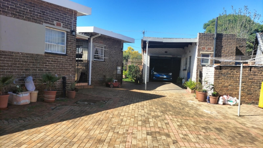 4 Bedroom Property for Sale in Greenhills Gauteng