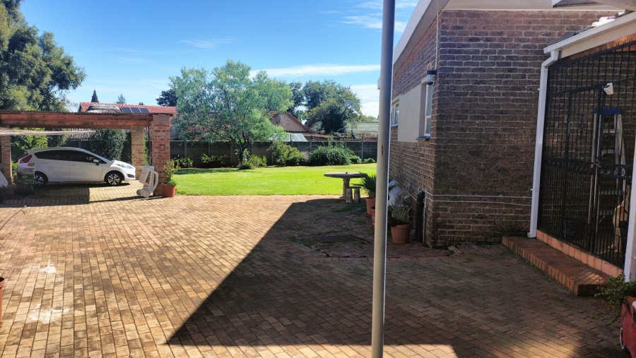4 Bedroom Property for Sale in Greenhills Gauteng