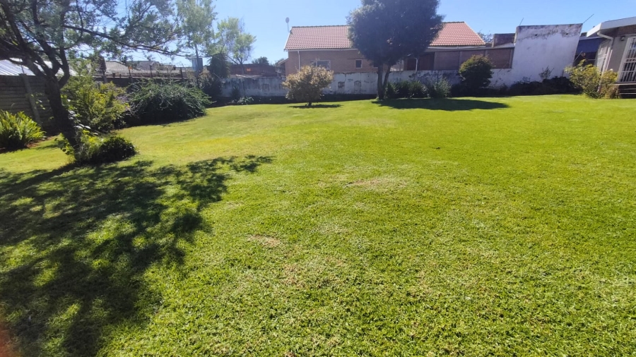 4 Bedroom Property for Sale in Greenhills Gauteng