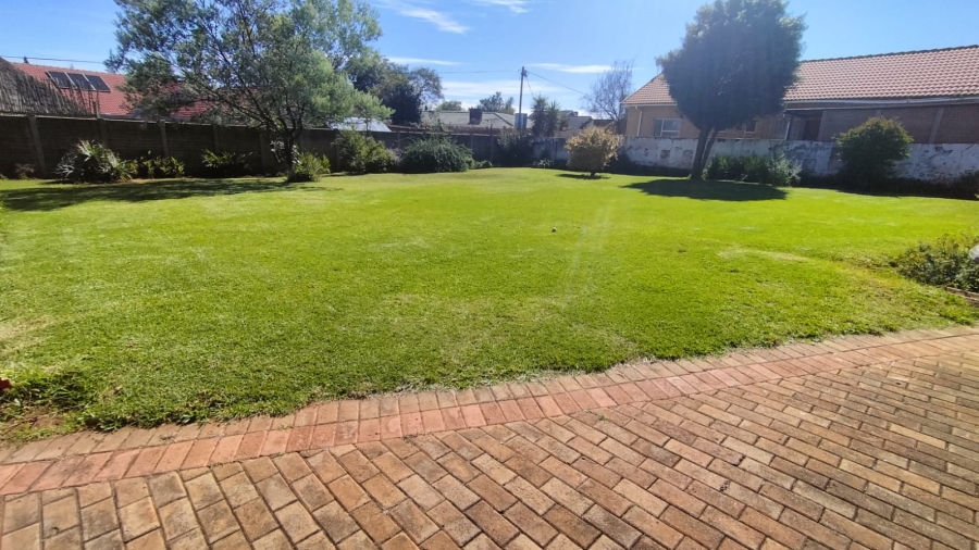 4 Bedroom Property for Sale in Greenhills Gauteng