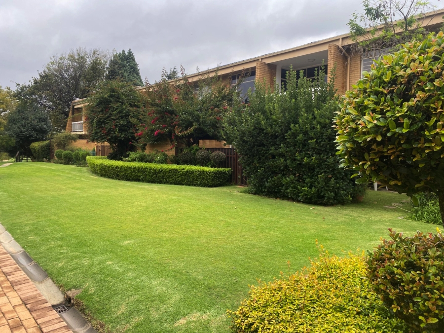 2 Bedroom Property for Sale in Atholl Gauteng