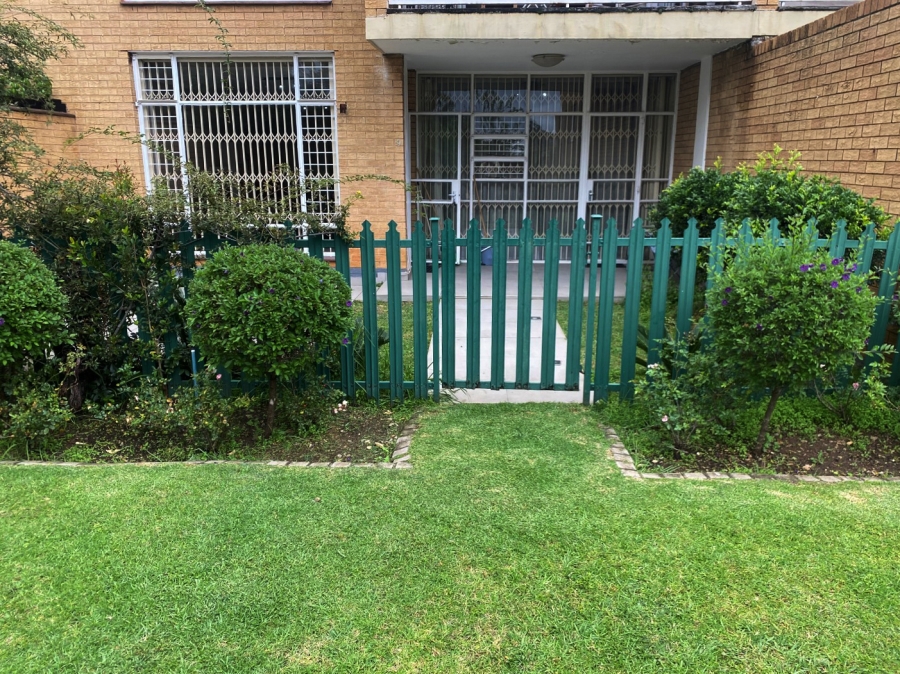2 Bedroom Property for Sale in Atholl Gauteng