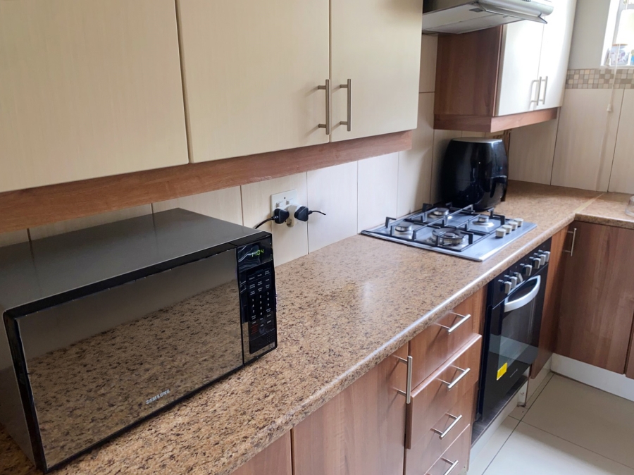 2 Bedroom Property for Sale in Atholl Gauteng